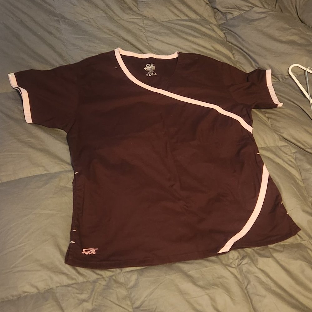 Burgundy with Pink Iguana MB Large Scrub Top